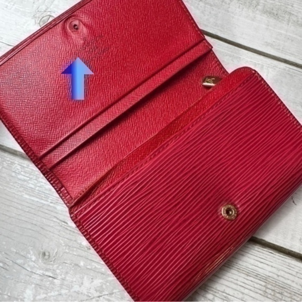 AUTHENTIC Louis Vuitton Epi Porte Leather Bifold Wallet. Red. - Picture 6 of 16